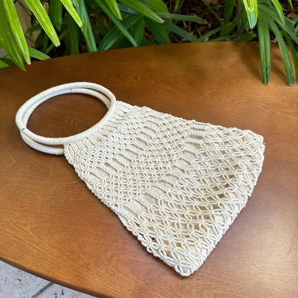 Vtg Macrame purse, boho bag, 1970s fashion, hippie bag, handmade, hoop handles
